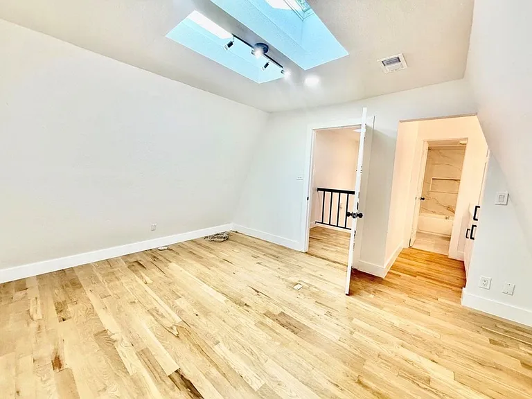 3929 Buena Vista St #F — Photo 11