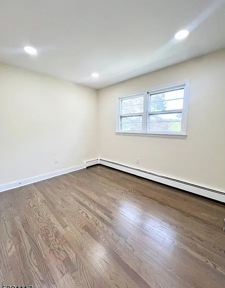 55 Lincoln Cir — Photo 2