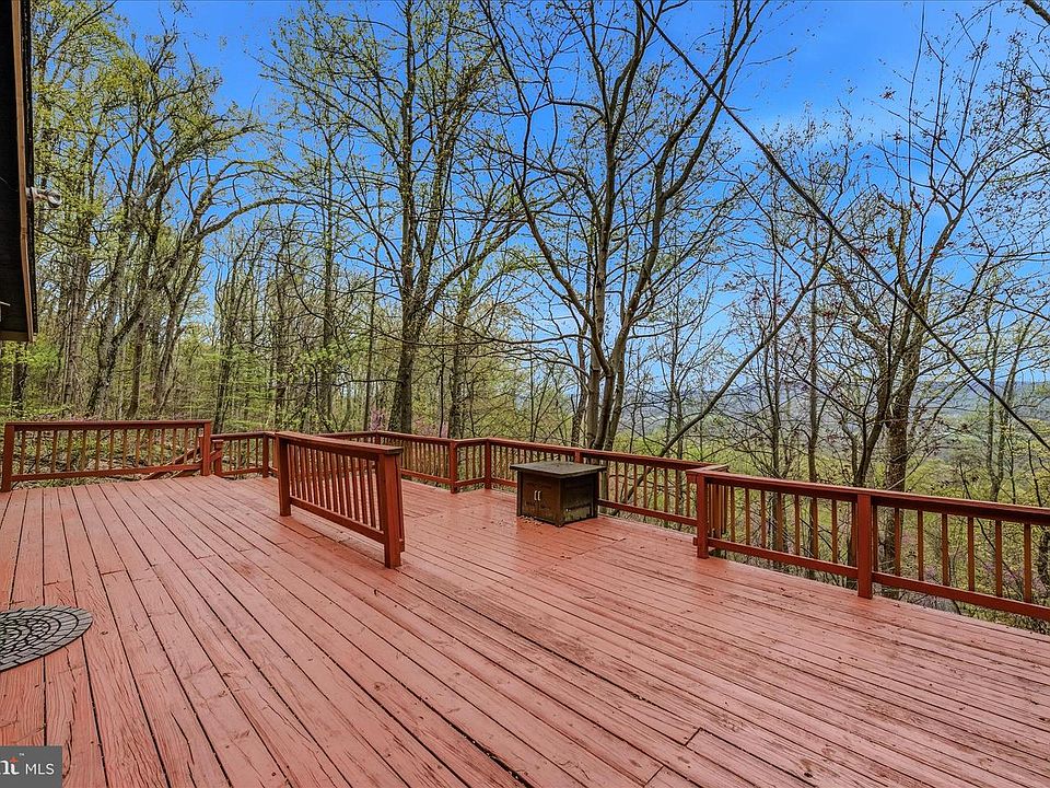 28th image of 494 Glenwood Ln