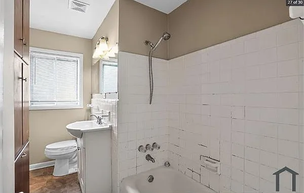 204 13th Ave NE — Photo 14