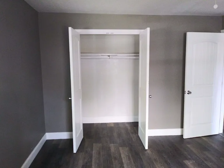 1126 Park Cir — Photo 8