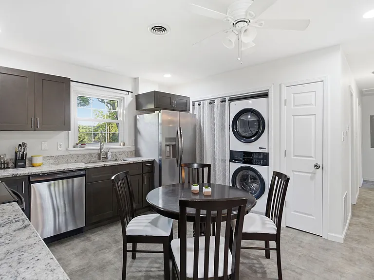 2416 Ridgecrest Dr — Photo 33