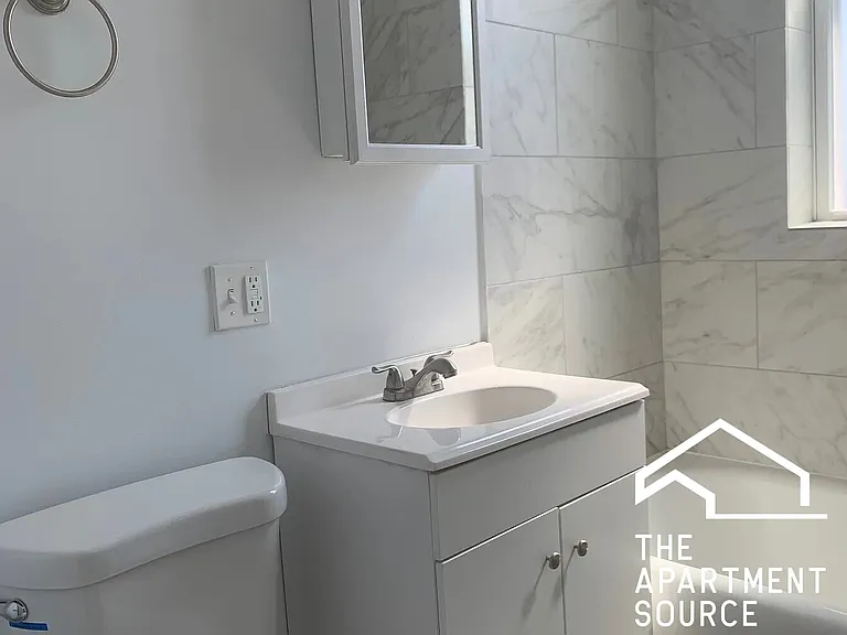2208 S 57th Ct #10 — Photo 9