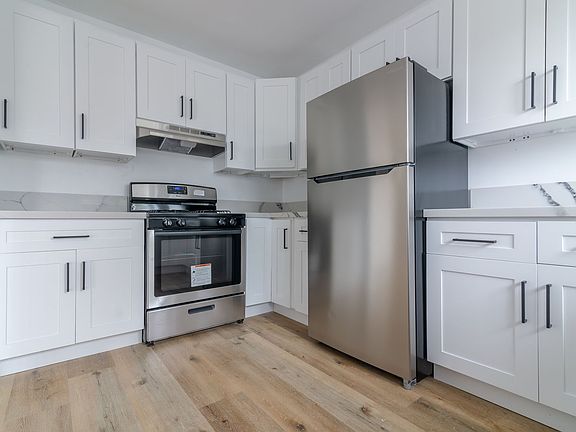 3rd image of 3940 Nicolet Ave #6