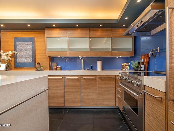 4th image of 2323 N CENTRAL Avenue #1401