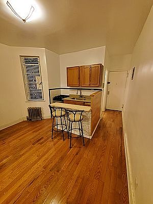 3rd image of 605 E 11th St APT 2D