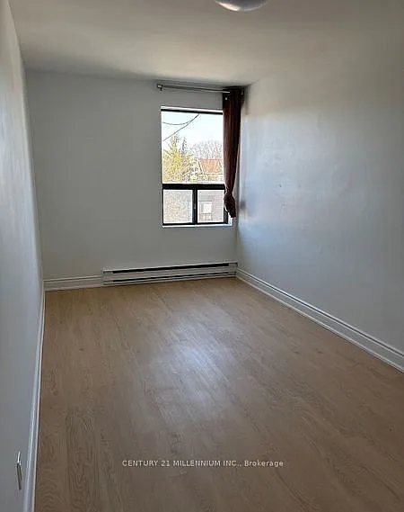 909A Danforth Ave — Photo 5