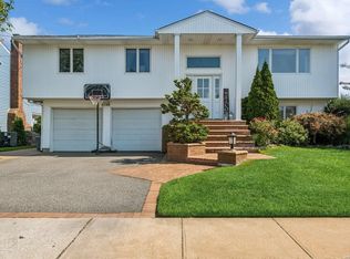 3109 Hewlett Ave, Merrick, NY 11566