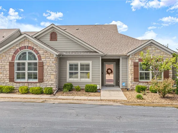 2500 SW Moorland St, Bentonville, AR 72712