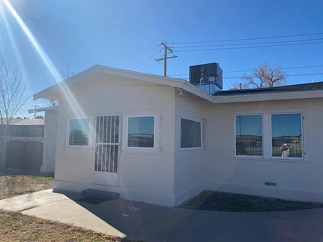 2 bed, 1052 sqft, $1,200 — Photo 3