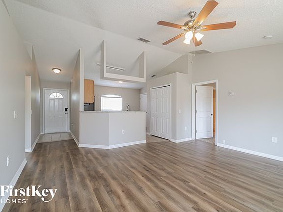 3rd image of 704 Waxwing Ct