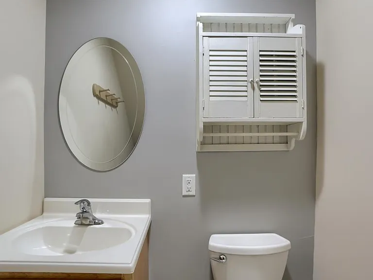 1/2 Bath