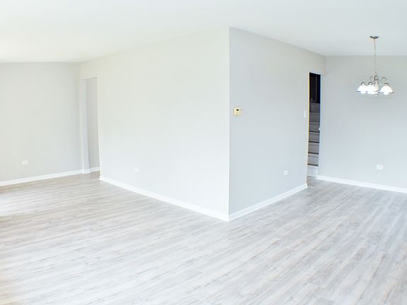 3rd image of 18020 Edwards Ave