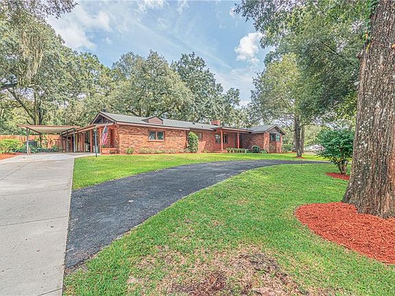 3rd image of 2667 Garden Ct