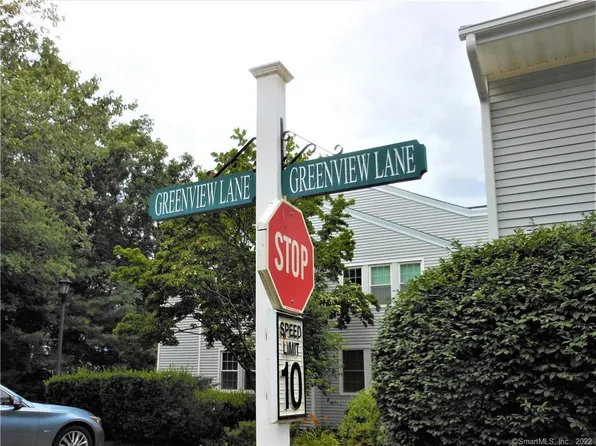 18 Greenview Lane #18, Milford, CT 06461