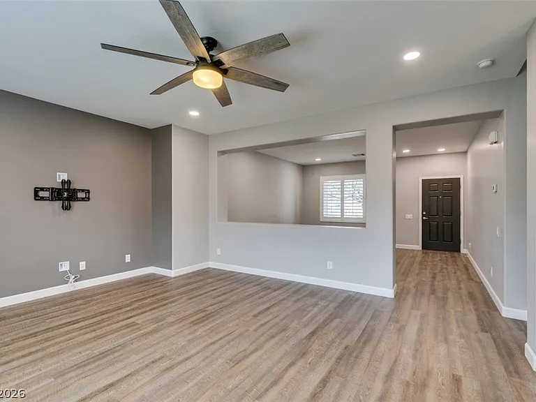 1129 Emanuel St — Photo 11