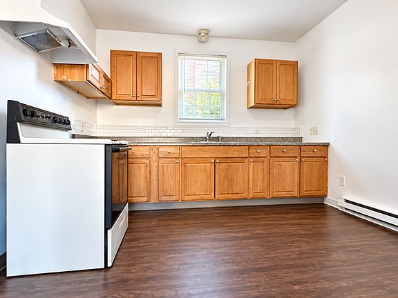 2nd image of 340 Appleton St Unit 2