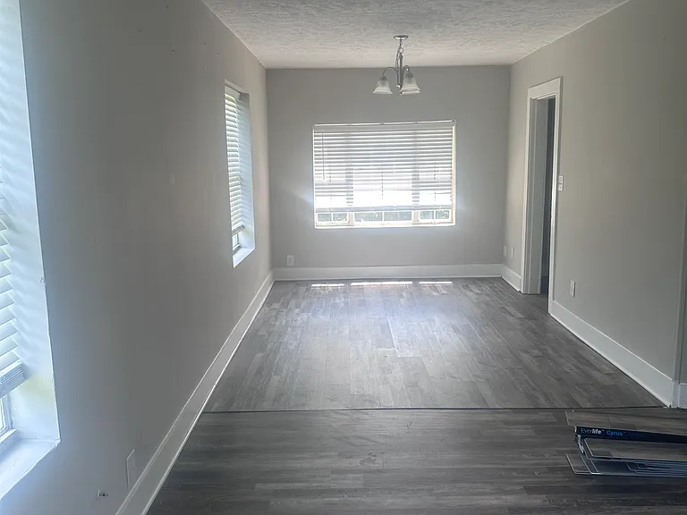 700 Belmont Ave #4 — Photo 2