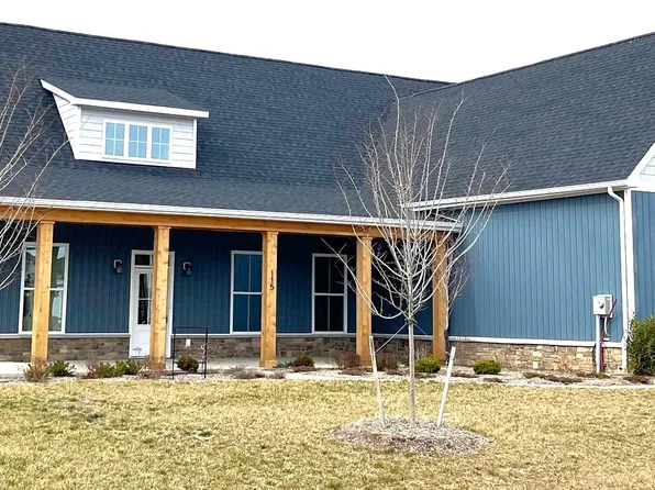 115 Glenaire Rd, Bunker Hill, WV 25413