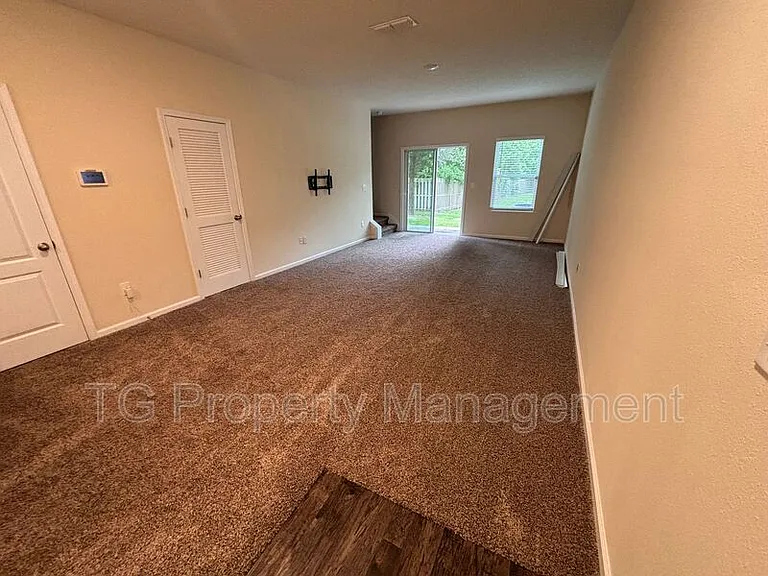 336 Aralia Ln — Photo 3