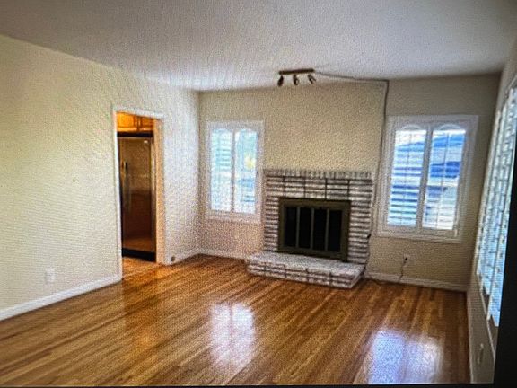 4th image of 5632 Freeman Ave #5623