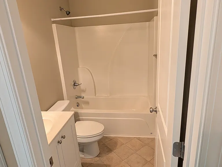 108 Kenosha Ct — Photo 15
