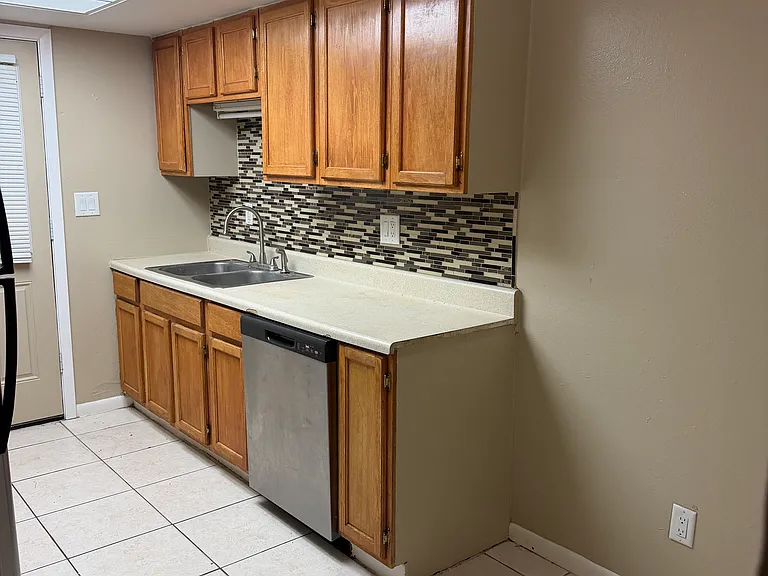 202 Zoller St #216 — Photo 4