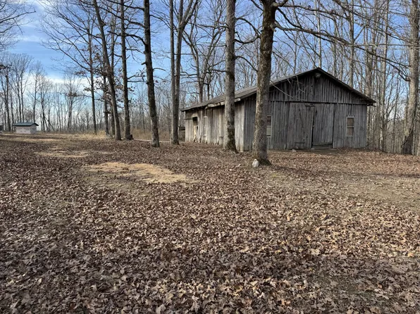 108 Airplane Light Rd, Lobelville, TN 37097