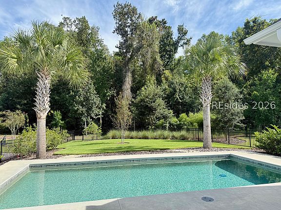 4th image of 453 Flatwater Dr