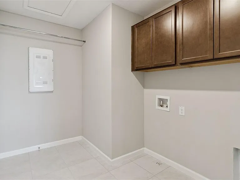 5580 Maddie Dr — Photo 44