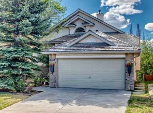 243 N Mount Assiniboine Cir SE, Calgary, AB T2Z 2N4