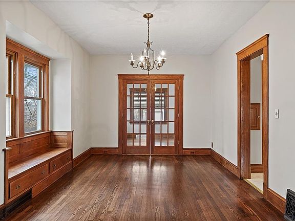 4th image of 1206 Edwards Ave
