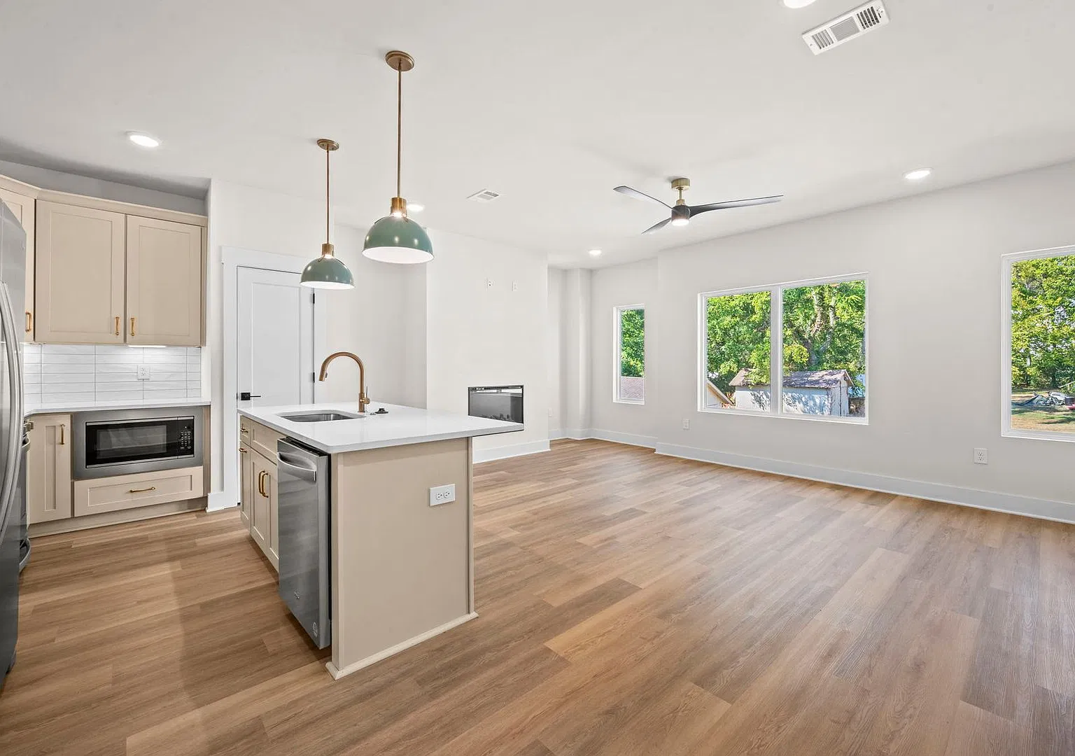 1016 W. Kirkland Avenue — Photo 4