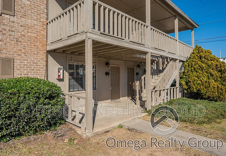 Lakeridge Apartments — Photo 13