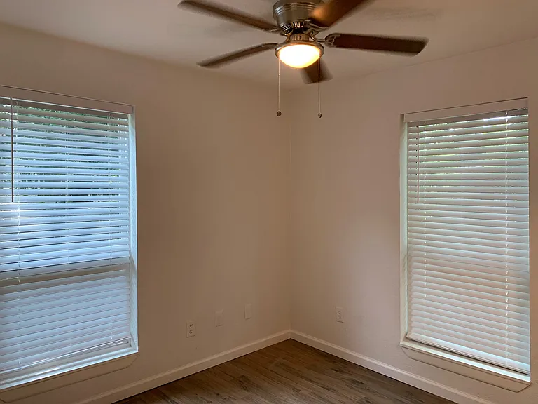 3901 Bois D Arc St — Photo 10