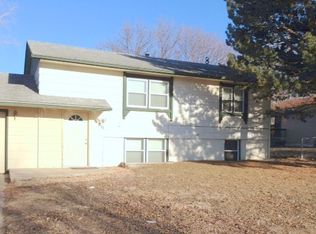 911 Cottage Ave, Vermillion, SD 57069