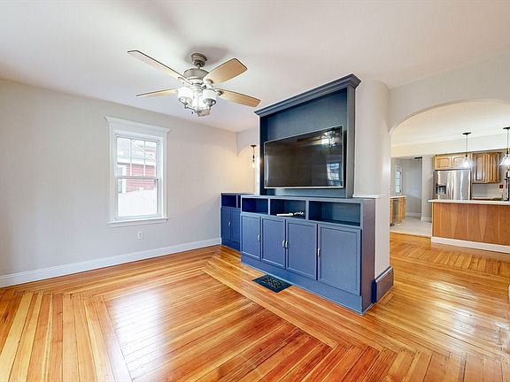 4th image of 12 Church Pl Unit 12