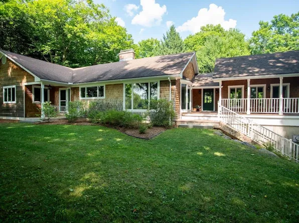 8 Douglas Road, Essex, VT 05452