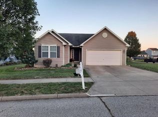 5245 Monroe Sq E, Barberton, OH 44203