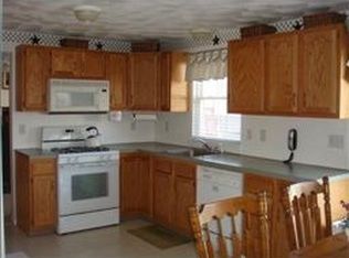 47 Gerald St, Warwick, RI 02886