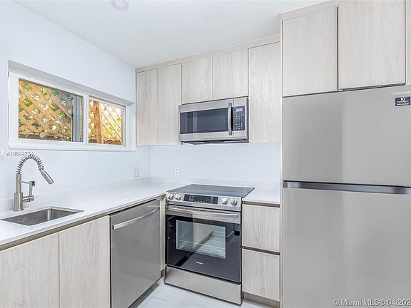 5th image of 2742 Coacoochee St #1