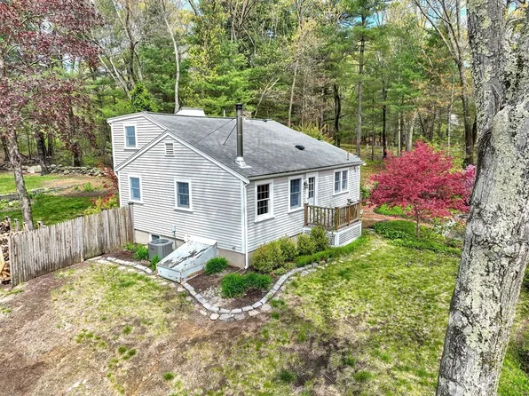 62 Cedar St, Holliston, MA 01746