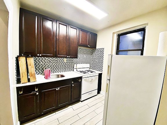 5th image of 8630 23rd Ave #1G