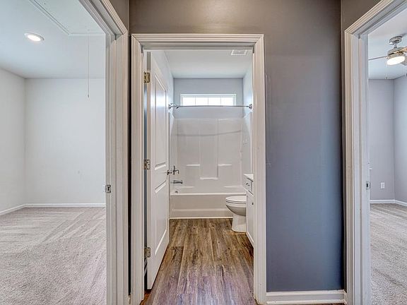 2nd image of 542 New Cut Meadows Rd