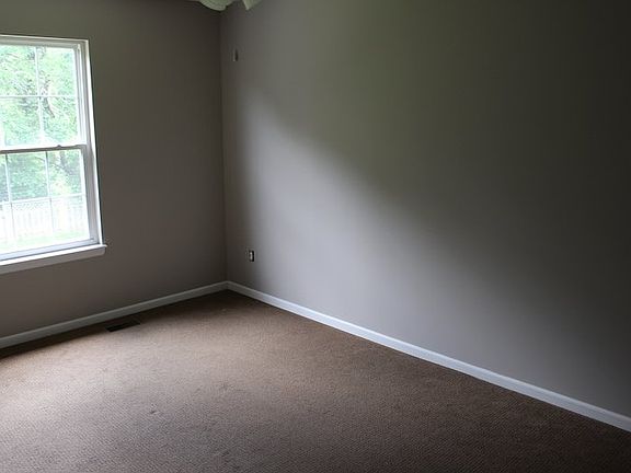 5th image of 2231 Martha Ln