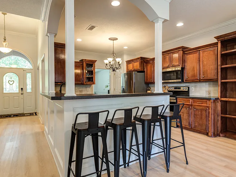 105 N Vale Ave — Photo 16
