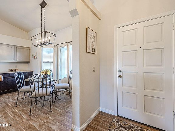 4th image of 1025 E Kerry Lane