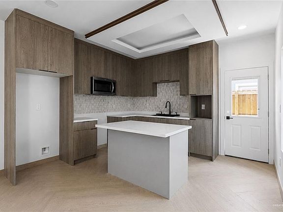 3rd image of 2902 Esteban St #4