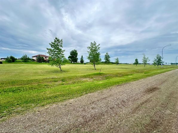 304 2nd St W #302, Waseca, SK S0M 3A0