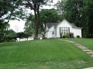 1313 Wilshire Dr, Mount Vernon, IL 62864